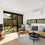 Stylish New 8 Mins Cbd Free Parking