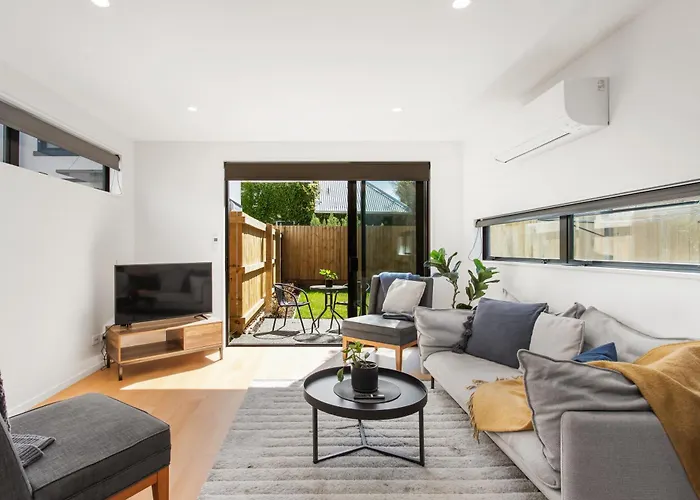 Stylish New 8 Mins Cbd Free Parking