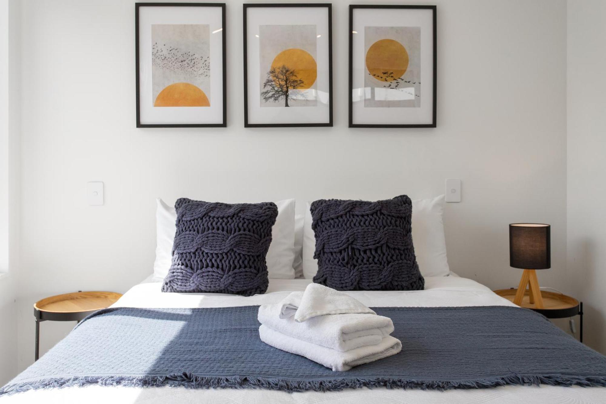 Stylish New 8 Mins Cbd Free Parking Apartment