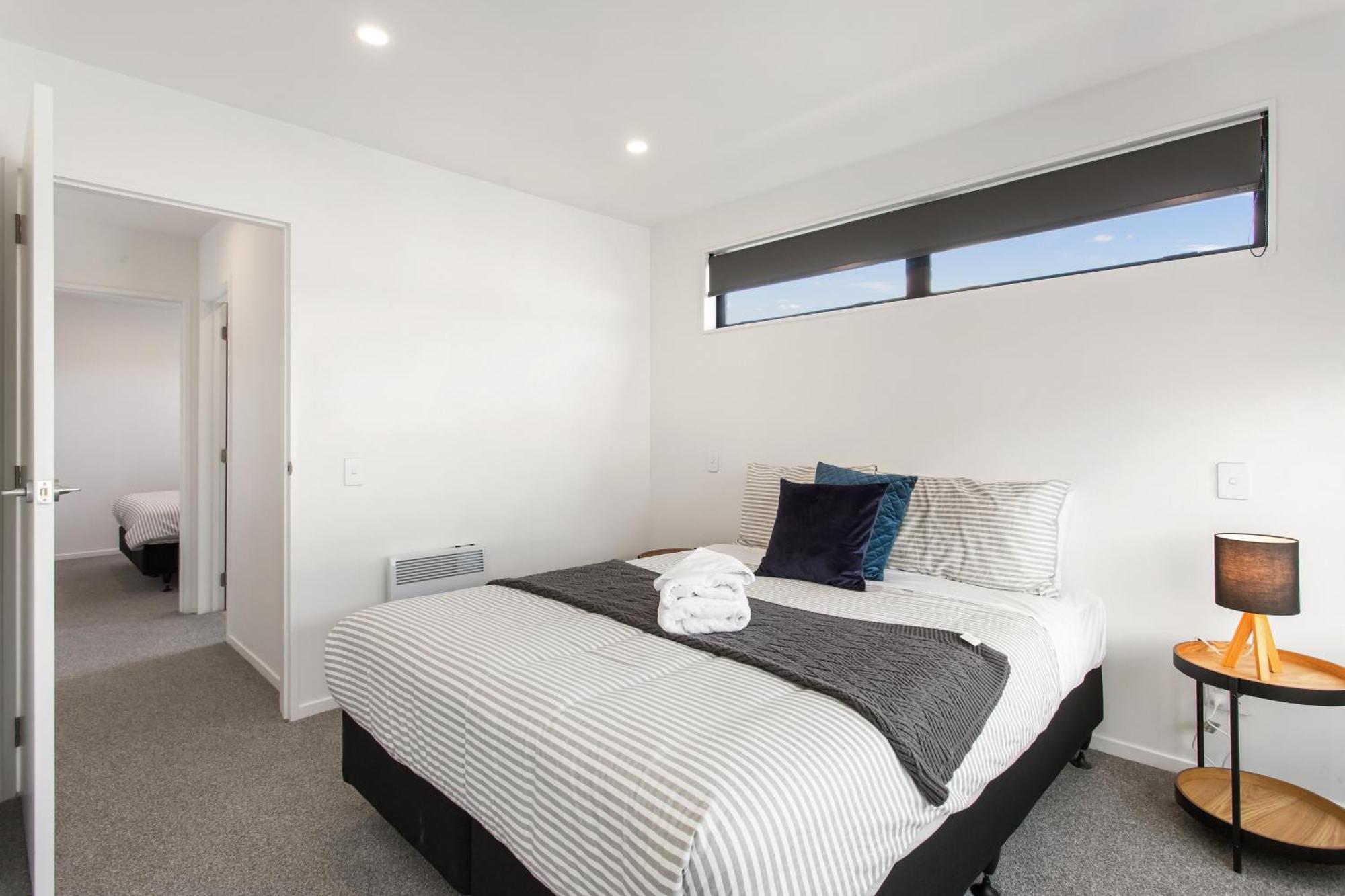 Stylish New 8 Mins Cbd Free Parking Apartment